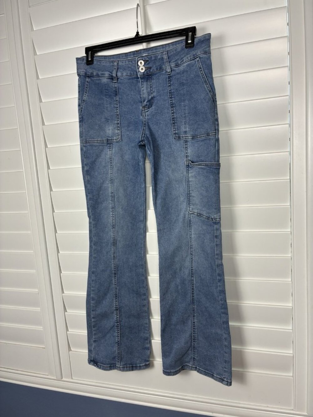 RE generation by Celebrity Pink Women’s 13/31 Blue Utility Bootcut Stretch Jeans - Picture 3 of 7